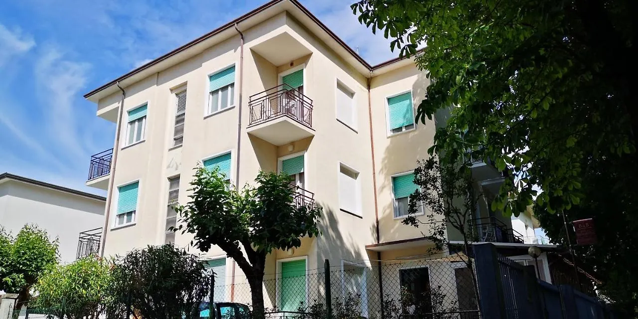 酒店 Villa Antonietta Rooms & Coffee 切塞纳蒂科